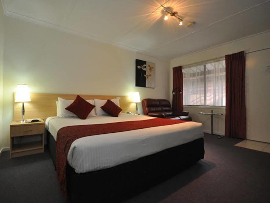 Edinburgh Motor Inn Warragul Esterno foto